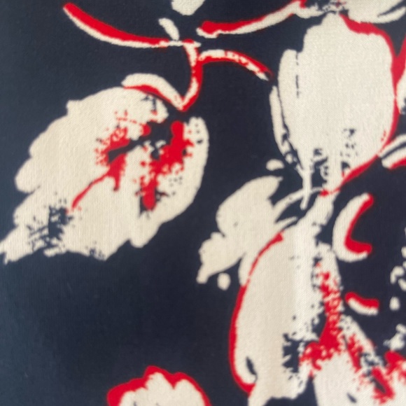 Navy and red floral skirt - Picture 2 of 3